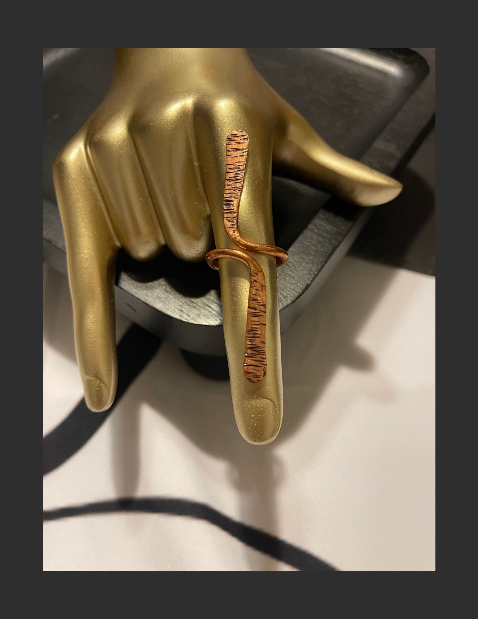 The Aligned Force Ring