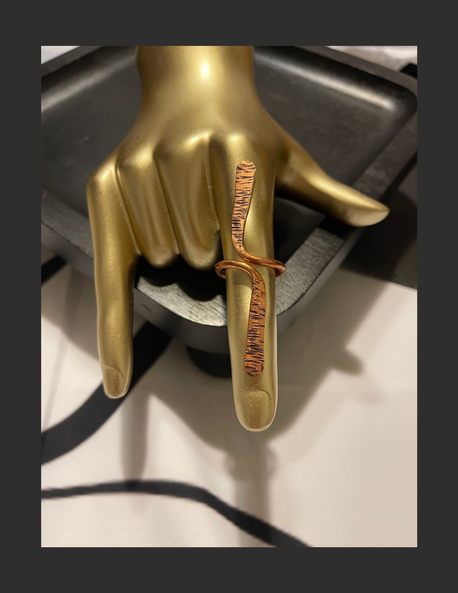 The Aligned Force Ring