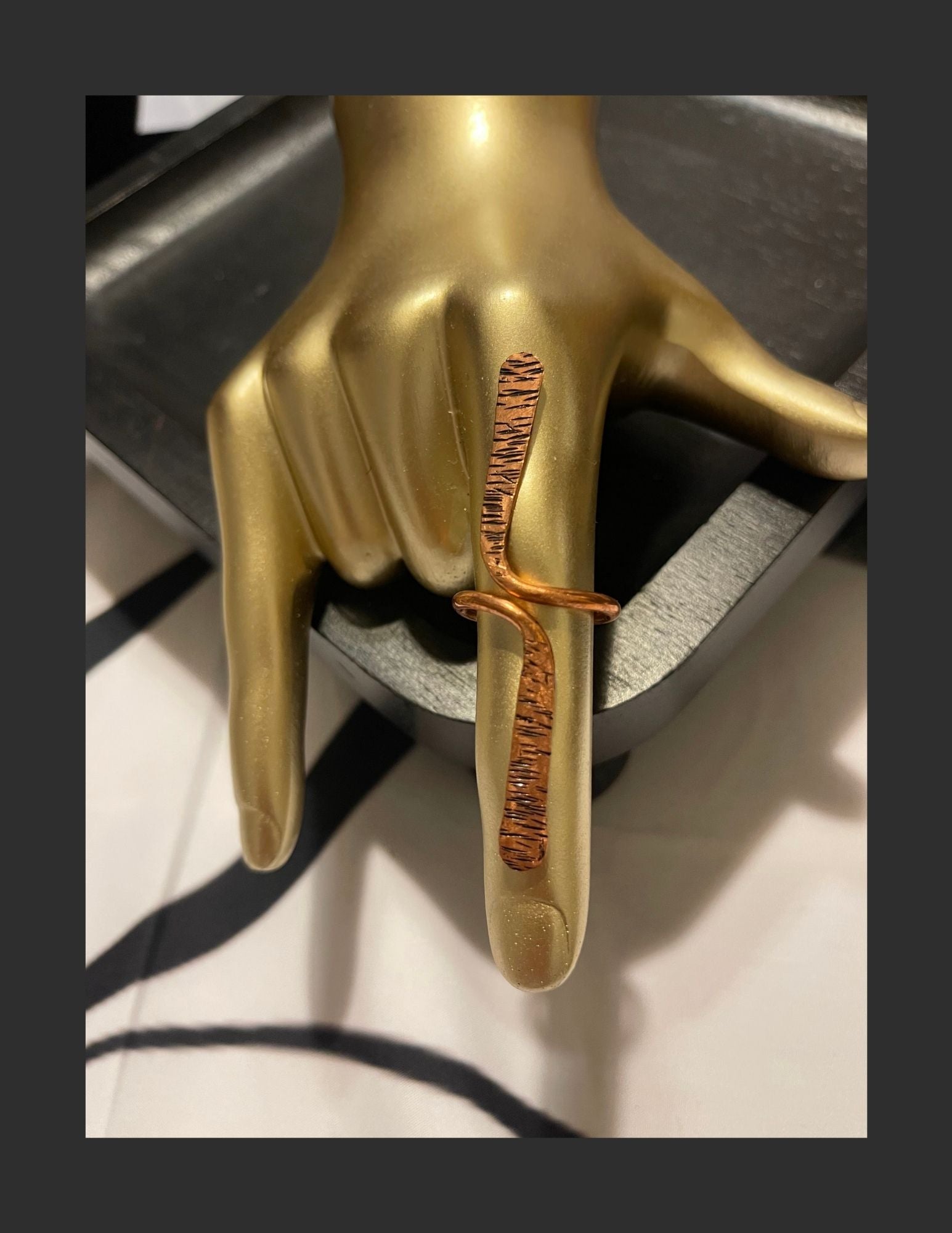 The Aligned Force Ring