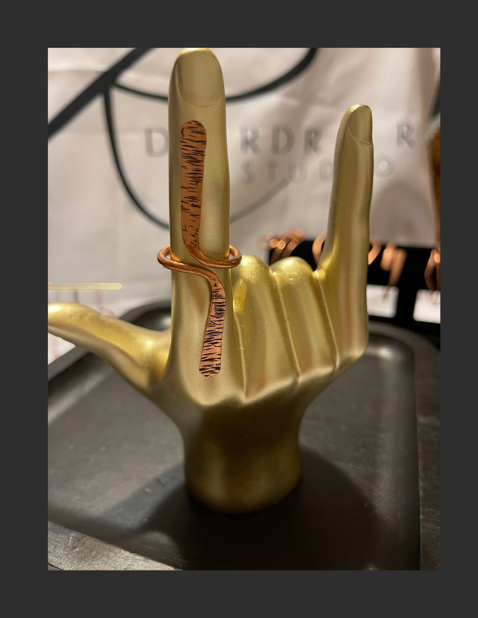 The Aligned Force Ring